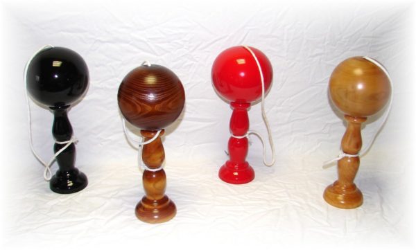 Bilboquet en bois Géant 31 cm (divers coloris)